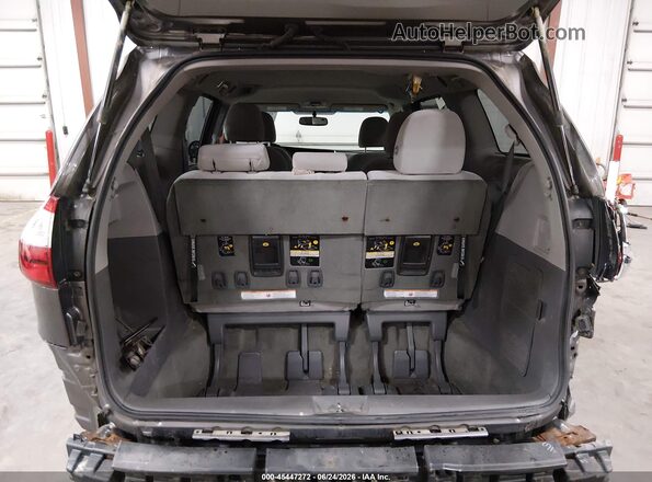 5TDJK3DCXGS143887 2016 TOYOTA SIENNA Gray 