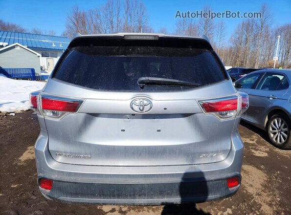 5TDJKRFH2GS236253 2016 TOYOTA HIGHLANDER Серебряный Вид сзади