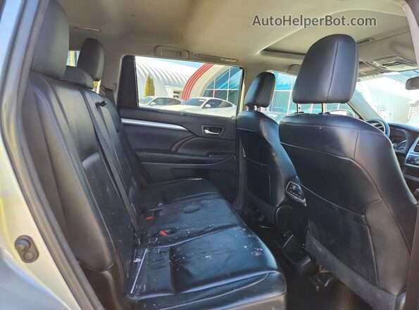 5TDJKRFH2GS236253 2016 TOYOTA HIGHLANDER Серебряный Вид задней части салона