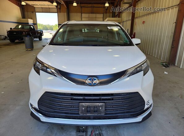5TDJRKEC2RS183520 2024 TOYOTA SIENNA White Widok z przodu
