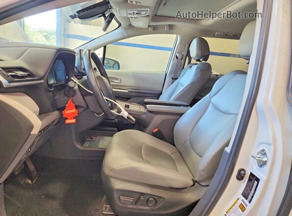 5TDJRKEC2RS183520 2024 TOYOTA SIENNA White Widok wnętrza z przodu
