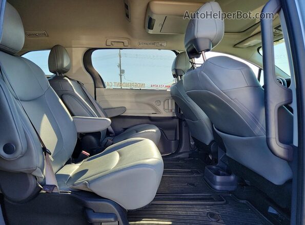 5TDJRKEC4PS137314 2023 TOYOTA SIENNA Silver 