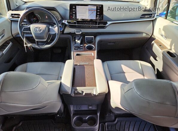 5TDJRKEC4PS137314 2023 TOYOTA SIENNA Silver 