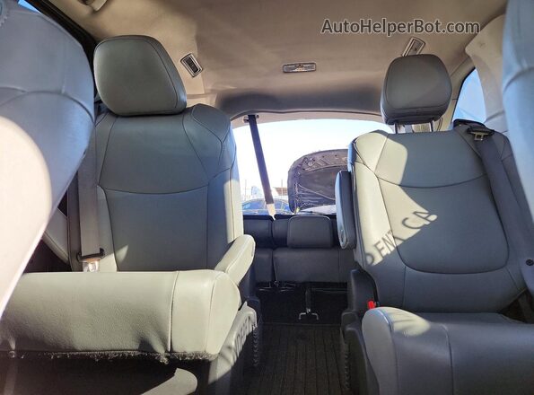 5TDJRKEC4PS137314 2023 TOYOTA SIENNA Silver 