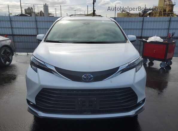 5TDJRKEC4SS261172 2025 TOYOTA SIENNA White Vista frontal