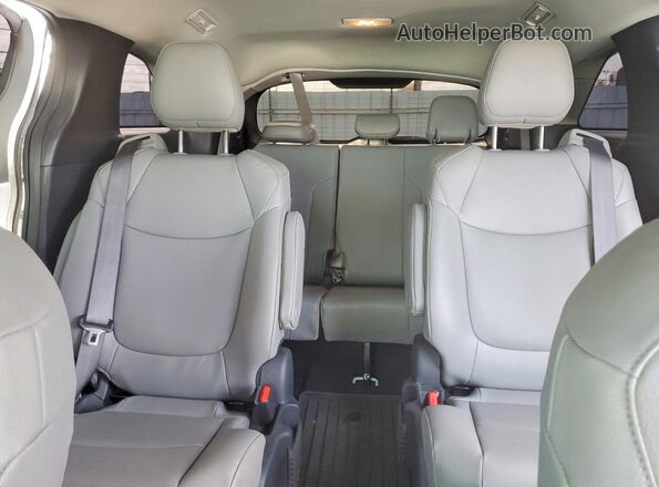 5TDJRKEC4SS261172 2025 TOYOTA SIENNA White Vista de los asientos traseros