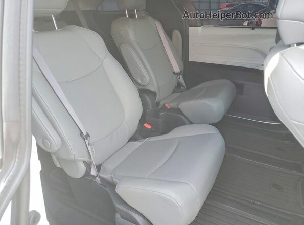 5TDJRKEC4SS261172 2025 TOYOTA SIENNA White Vista interior trasera