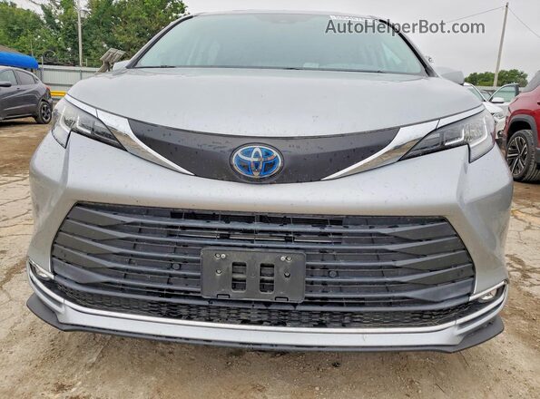 5TDJRKEC5MS020112 2021 TOYOTA SIENNA Silver Вид спереду