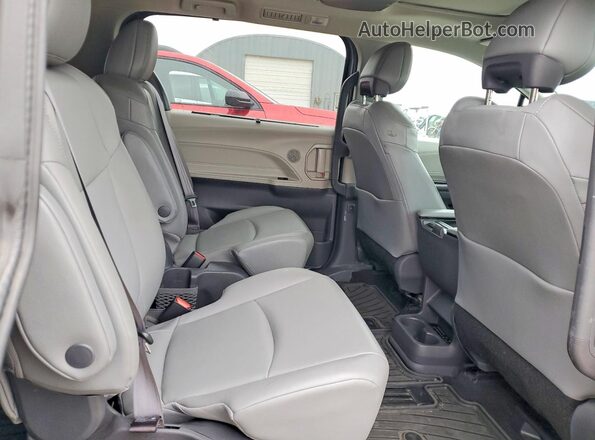 5TDJRKEC5MS020112 2021 TOYOTA SIENNA Silver Вид задньої частини салону