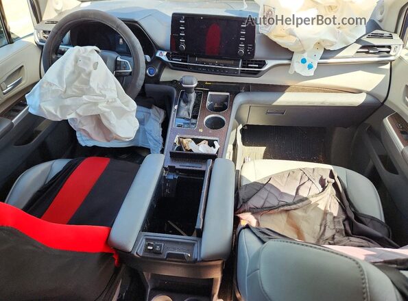 5TDJRKEC6MS013895 2021 TOYOTA SIENNA Синий Вид панели приборов