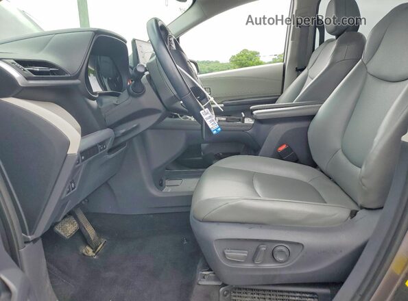 5TDJSKFC5MS028844 2021 TOYOTA SIENNA Gray Front interior view