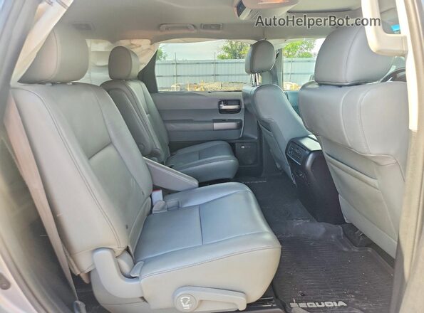 5TDJW5G1XHS149801 2017 TOYOTA SEQUOIA Silver Вид задньої частини салону