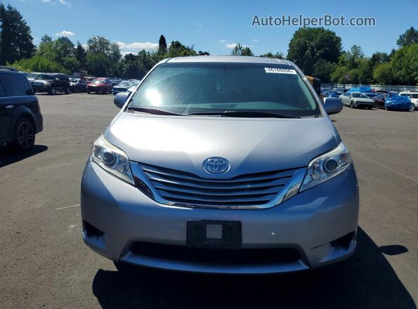 5TDJZ3DC0HS186762 2017 TOYOTA SIENNA Silver Widok z przodu