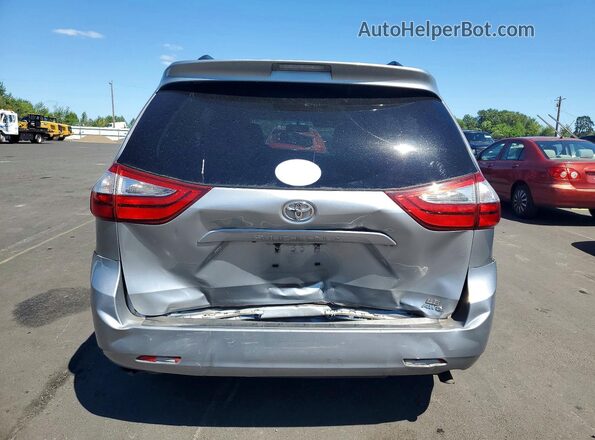 5TDJZ3DC0HS186762 2017 TOYOTA SIENNA Silver Widok z tyłu