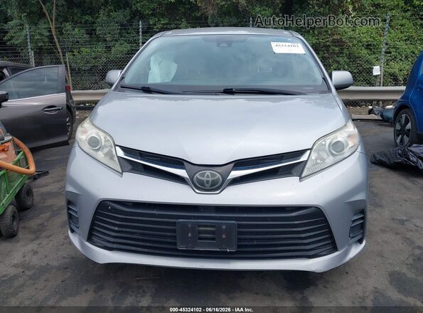 5TDJZ3DC0JS189425 2018 TOYOTA SIENNA Silver Instrument cluster view