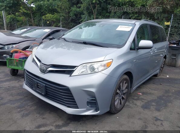 5TDJZ3DC0JS189425 2018 TOYOTA SIENNA Silver Front left