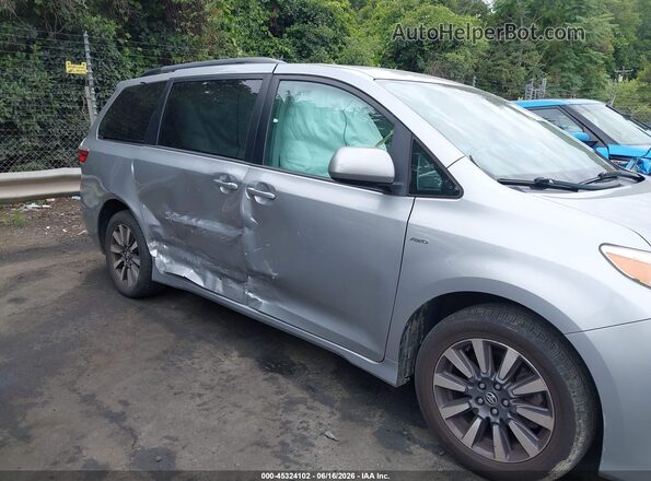 5TDJZ3DC0JS189425 2018 TOYOTA SIENNA Silver Front view