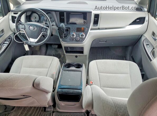 5TDJZ3DC2HS162639 2017 TOYOTA SIENNA Blue Вид панелі приладів