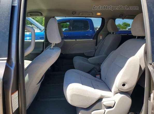 5TDJZ3DC2LS242368 2020 TOYOTA SIENNA Gray Rear interior view
