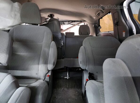 5TDJZ3DC7LS229891 2020 TOYOTA SIENNA White Rear seats view