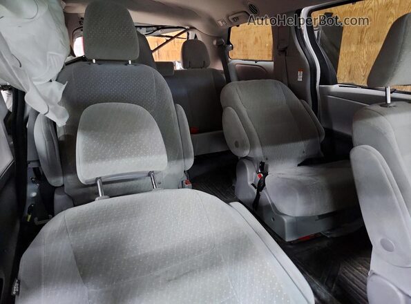 5TDJZ3DC7LS229891 2020 TOYOTA SIENNA White Rear interior view