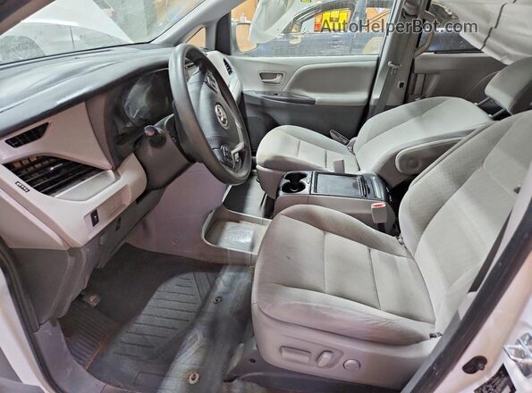 5TDJZ3DC7LS229891 2020 TOYOTA SIENNA White Front interior view