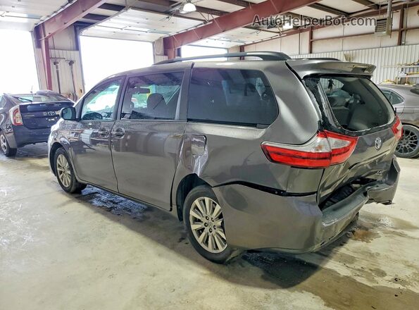 5TDJZ3DCXHS163747 2017 TOYOTA SIENNA Серый 