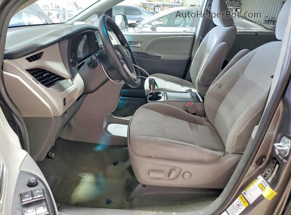 5TDJZ3DCXHS163747 2017 TOYOTA SIENNA Серый 