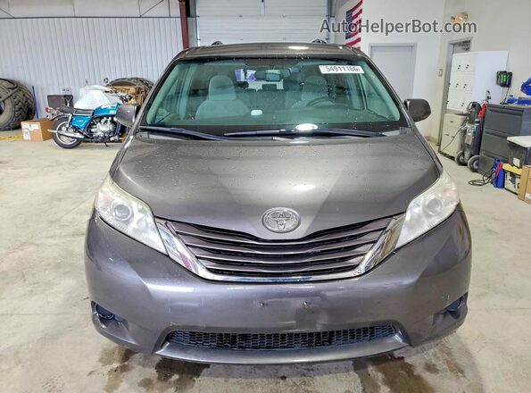 5TDJZ3DCXHS163747 2017 TOYOTA SIENNA Серый 