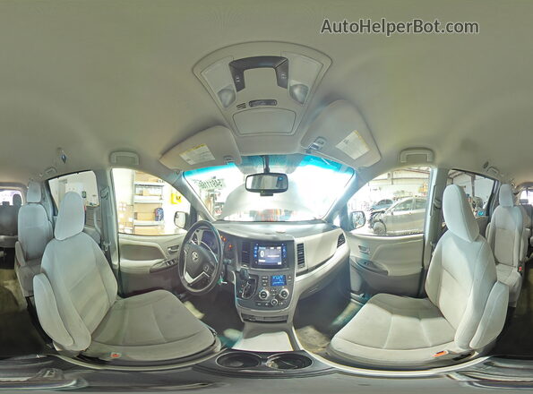 5TDJZ3DCXHS163747 2017 TOYOTA SIENNA Серый 
