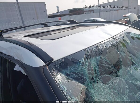 5TDJZRAH4MS077993 2021 TOYOTA HIGHLANDER White Widok wnętrza z tyłu