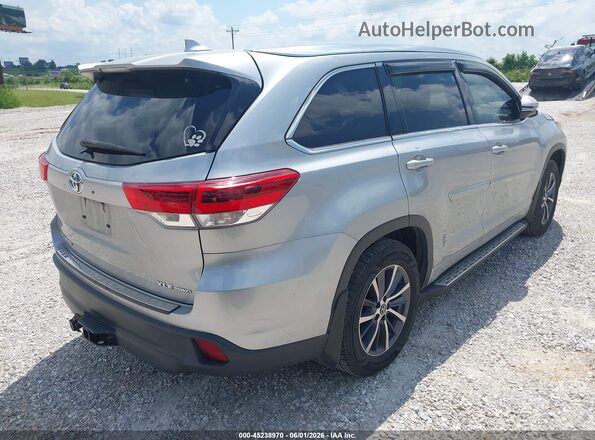 5TDJZRFH0HS442748 2017 TOYOTA HIGHLANDER Silver Rear right