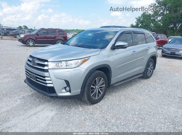5TDJZRFH0HS442748 2017 TOYOTA HIGHLANDER Silver Front left