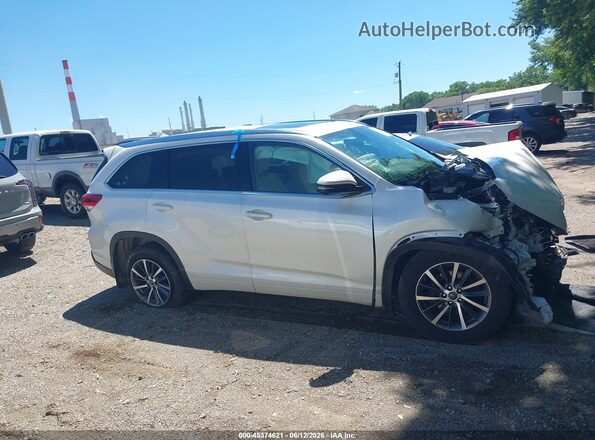 5TDJZRFH0JS807791 2018 TOYOTA HIGHLANDER White Սալոնի հետևի տեսք