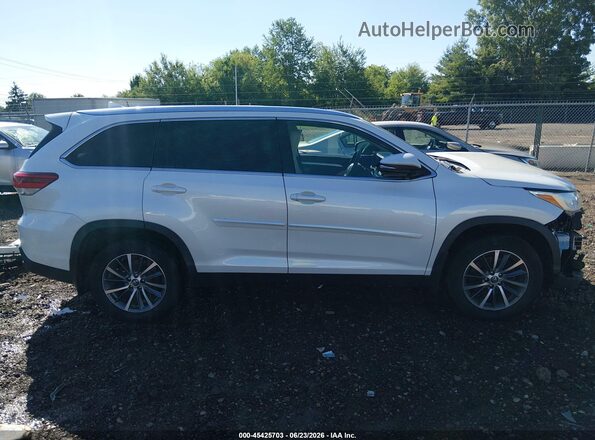 5TDJZRFH0KS576697 2019 TOYOTA HIGHLANDER White Widok wnętrza 360 stopni