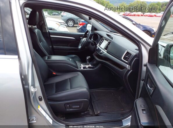 5TDJZRFH0KS600772 2019 TOYOTA HIGHLANDER Silver Вид салону спереду