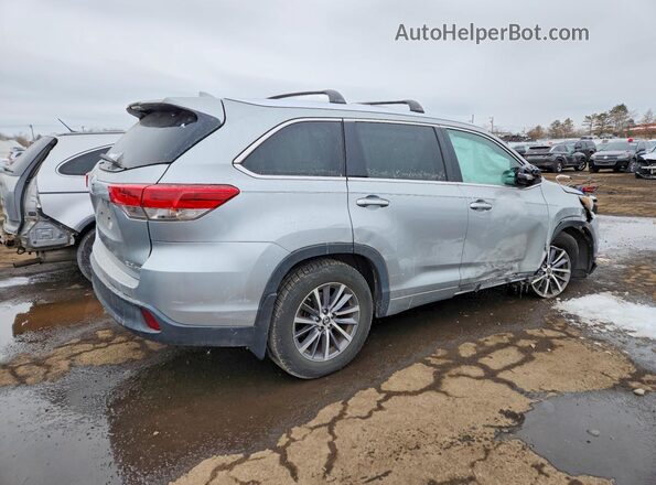 5TDJZRFH2HS367146 2017 TOYOTA HIGHLANDER Silver Trasero derecho