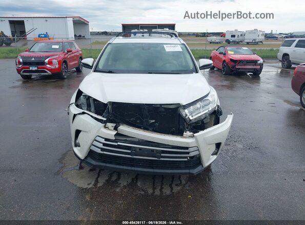 5TDJZRFH2HS515716 2017 TOYOTA HIGHLANDER Белый Вид задней части салона