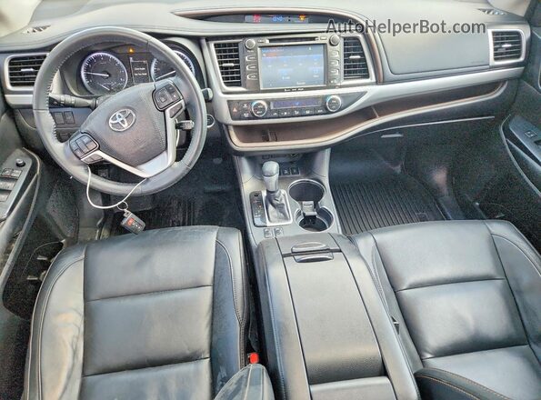 5TDJZRFH2JS543117 2018 TOYOTA HIGHLANDER White Widok deski rozdzielczej