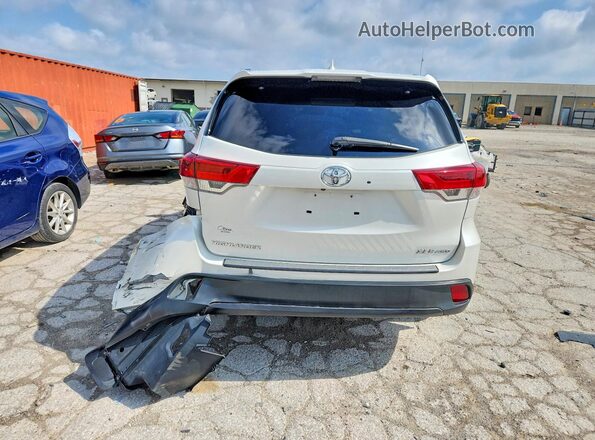 5TDJZRFH2JS543117 2018 TOYOTA HIGHLANDER White Widok z tyłu