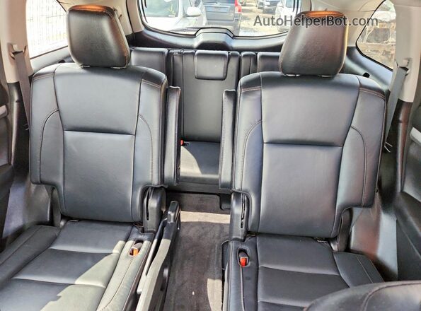 5TDJZRFH2JS543117 2018 TOYOTA HIGHLANDER White Widok tylnych siedzeń