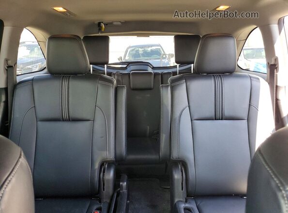 5TDJZRFH2JS813592 2018 TOYOTA HIGHLANDER White Rear seats view