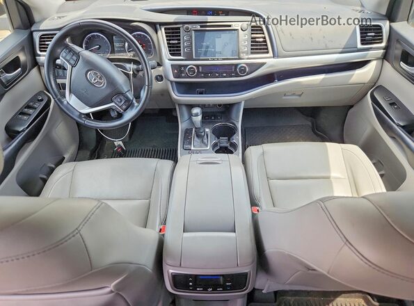 5TDJZRFH2JS848164 2018 TOYOTA HIGHLANDER Silver Dashboard view