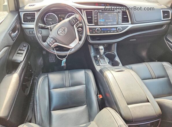 5TDJZRFH3HS478983 2017 TOYOTA HIGHLANDER White Առջևի վահանակի տեսք