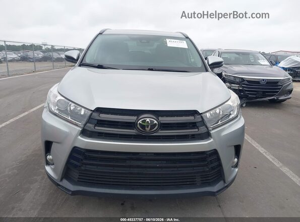 5TDJZRFH3JS540792 2018 TOYOTA HIGHLANDER Серебряный Вид щитка приборов