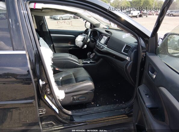 5TDJZRFH3JS835097 2018 TOYOTA HIGHLANDER Black Вид салону спереду