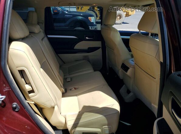 5TDJZRFH3JS879116 2018 TOYOTA HIGHLANDER Burgundy Rear interior view
