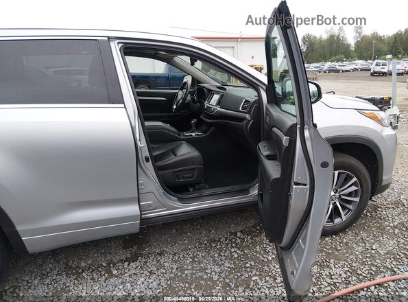 5TDJZRFH4HS413205 2017 TOYOTA HIGHLANDER Silver Սալոնի դիմացի տեսք