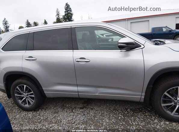 5TDJZRFH4HS413205 2017 TOYOTA HIGHLANDER Silver Սալոնի հետևի տեսք