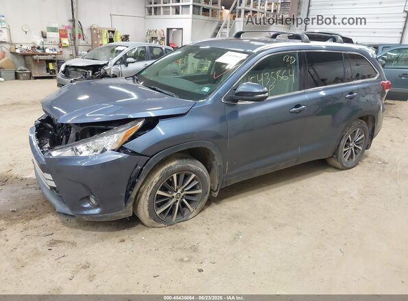 5TDJZRFH4JS801895 2018 TOYOTA HIGHLANDER Blue Vista tres cuartos delantera izquierda